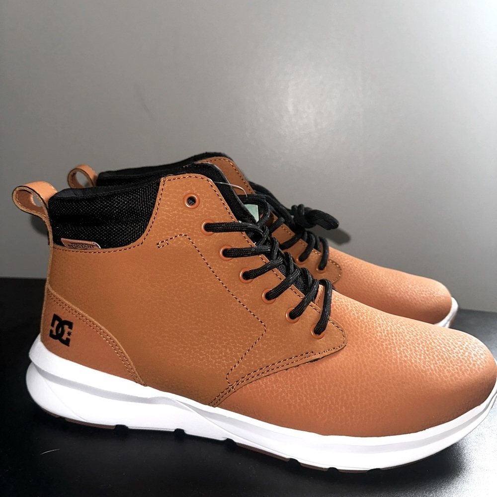 DC Men's Mason 2 Hiking Sneaker Boot